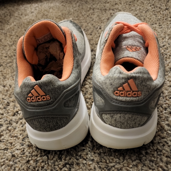 Adidas Cloudfoam - Size 10 - Picture 5 of 10